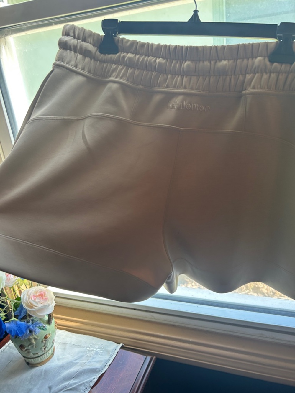 “Lululemonon” on back of pants. Tags. EUC. Tan color. 2 side pockets. See photos - Picture 8 of 8